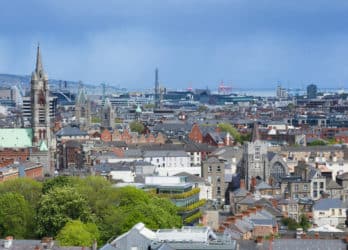 Stadtbild von Dublin, der Hauptstadt von Irland, aus einem hohen Winkel.