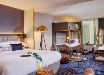 都柏林带双层床的家庭旅馆房间