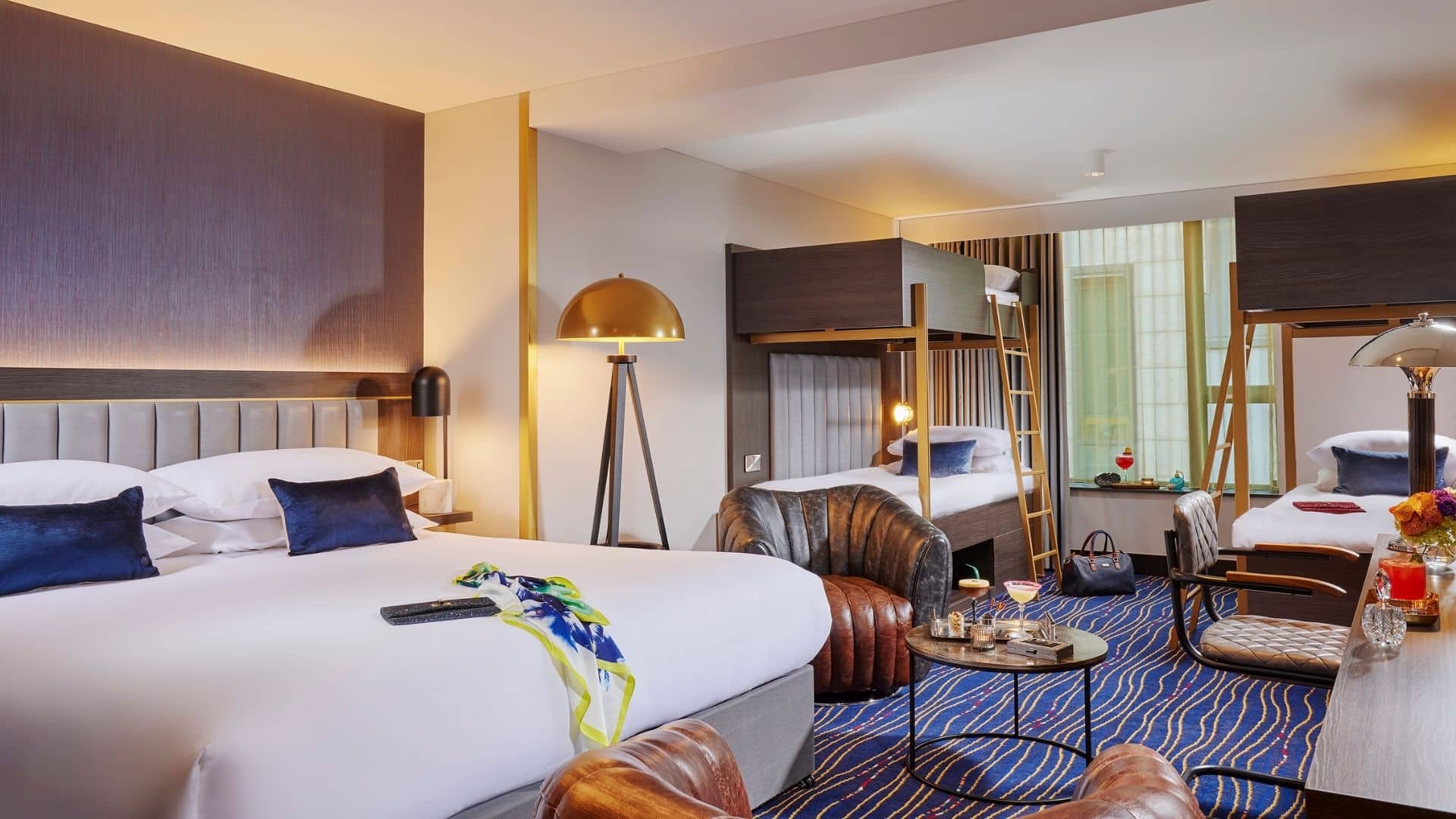 familyroomgirls Family hotel room with bunkbeds in Dublin
